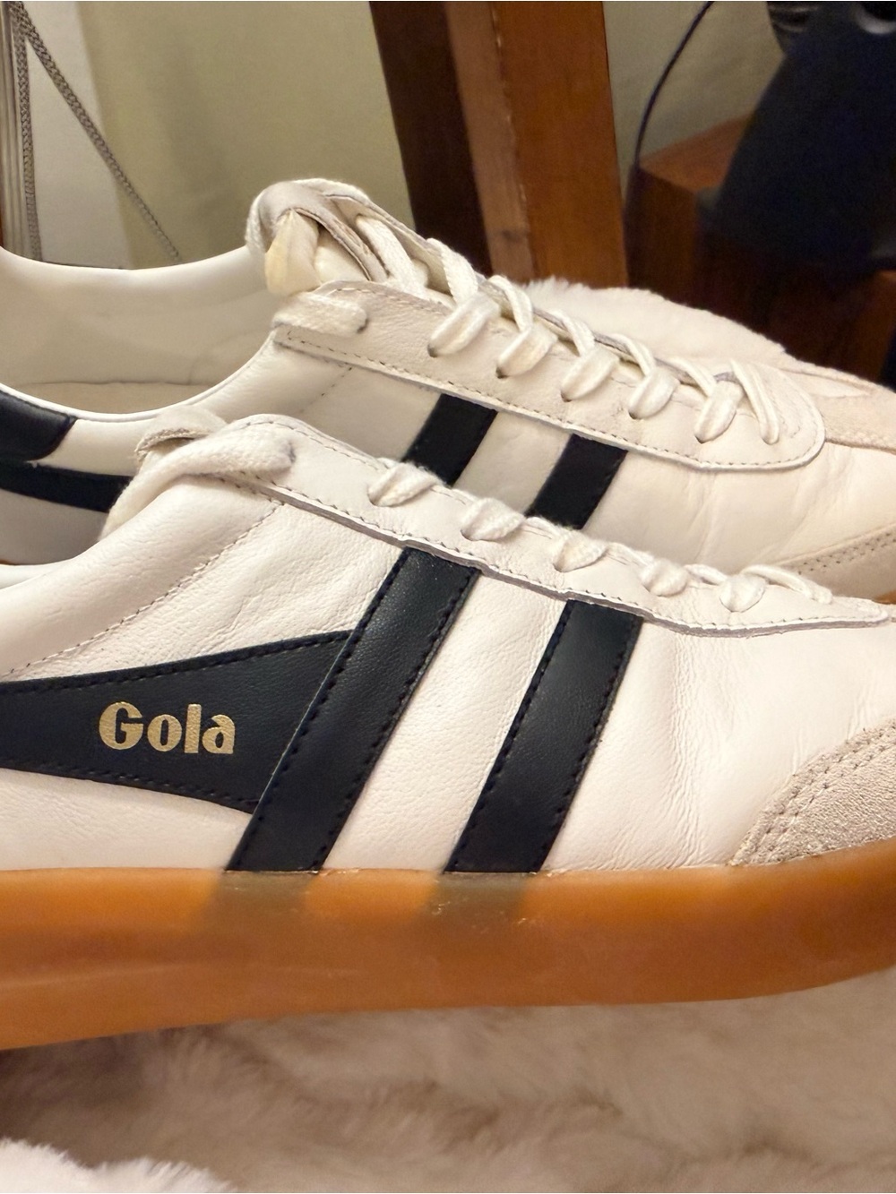Gola Cyclone Leather sneakers W size 8.5 but fits like a 9.